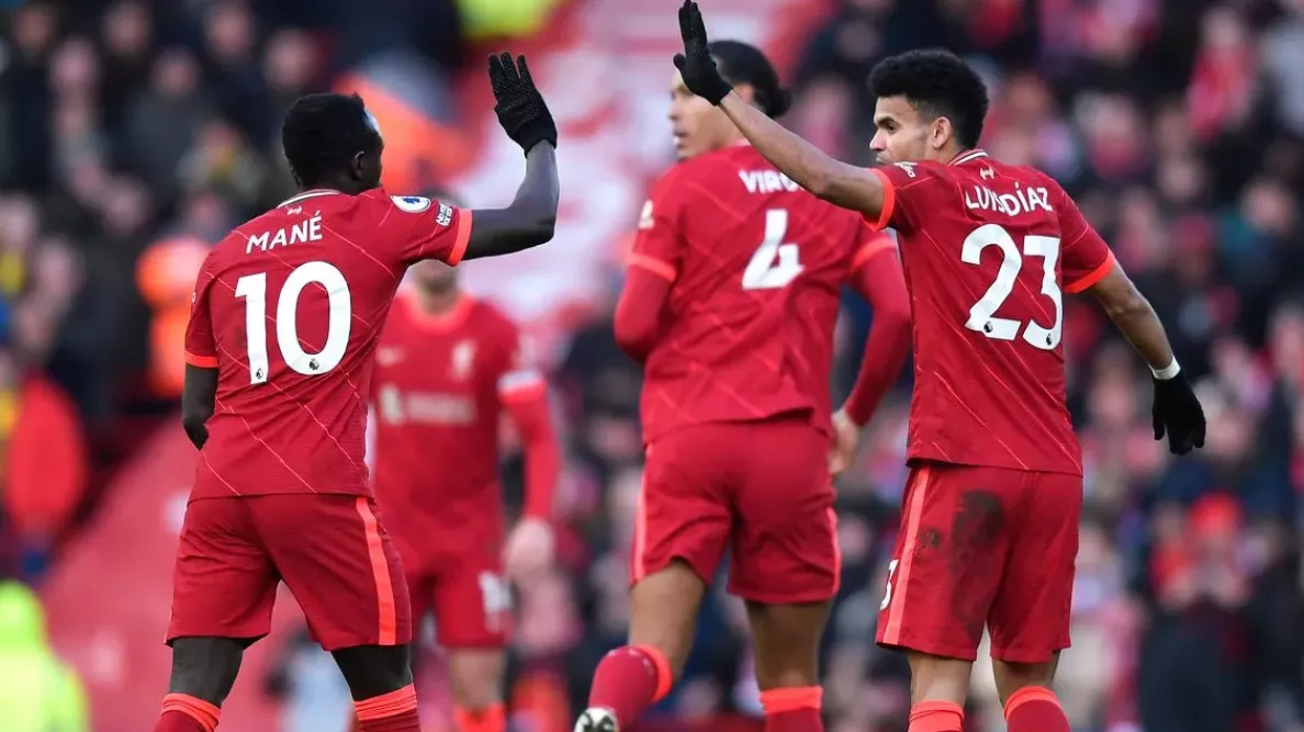 دياز يكشف تفاصيل مفاوضات رحيله عن ليفربول برسالة إلى النصر وبرشلونة