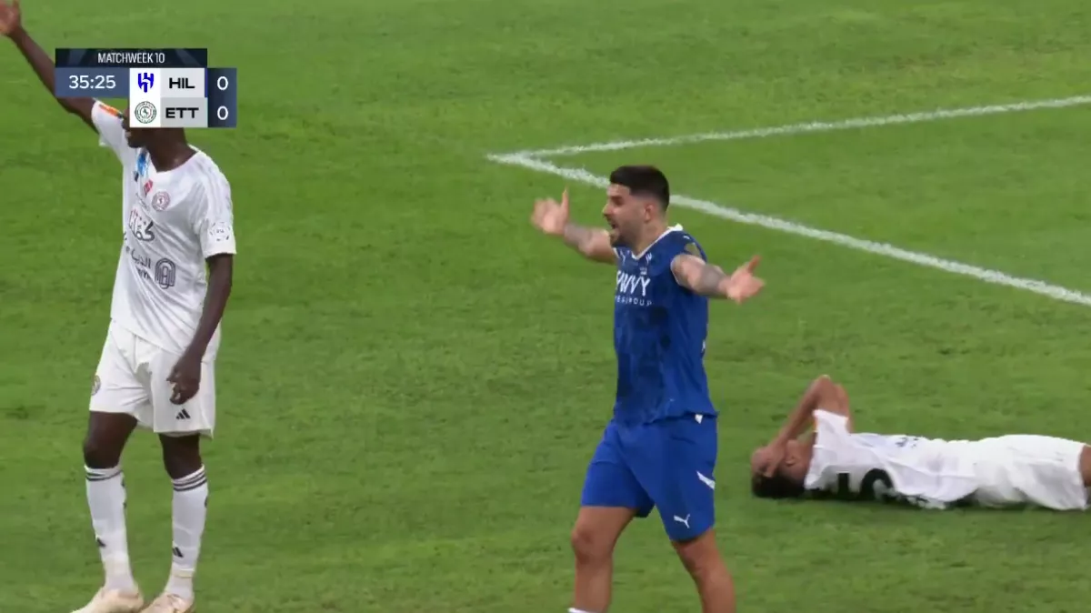 ميلان يحبط حلم الهلال بعد