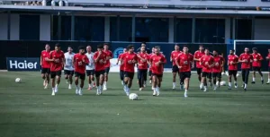 لاعب الأهلي السابق يعلن اعتزاله كرة القدم نهائيًا وينضم لجهاز محمد شوقي.