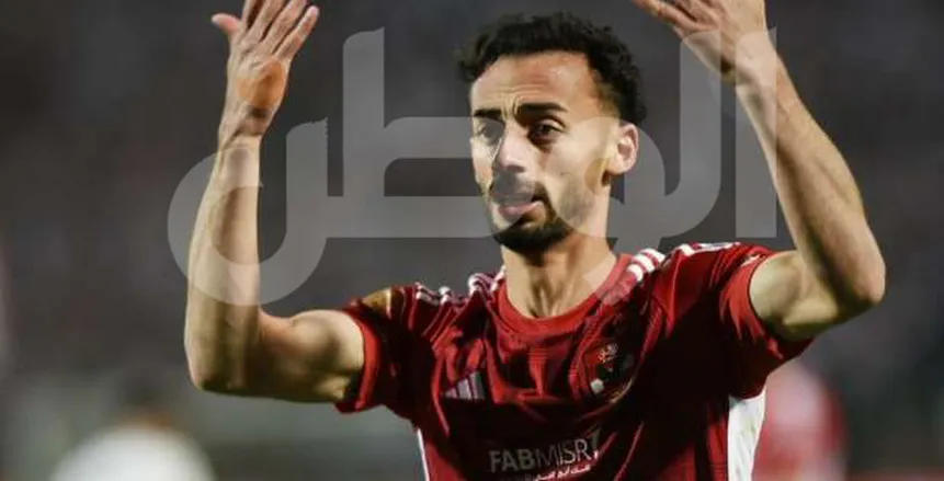 الحزم السعودي يضع إدارة الأهلي في مأزق بسبب أحمد عبد القادر