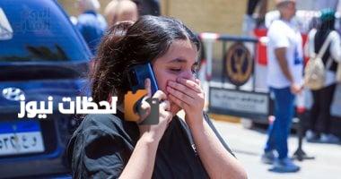 أولياء أمور طلاب الثانوية العامة يقدمون الورود أمام اللجان للتخفيف من حدة صعوبة امتحان الكيمياء.. صور