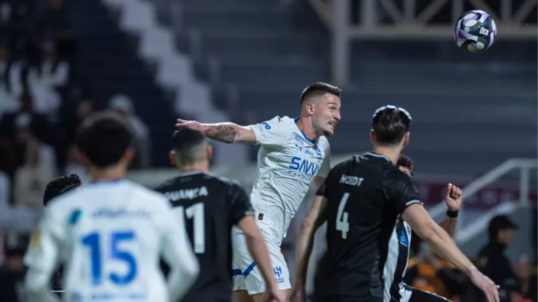 إنزاجي يحسم الجدل.. "جوكر" الهلال يرفض العروض الأوروبية للتجديد