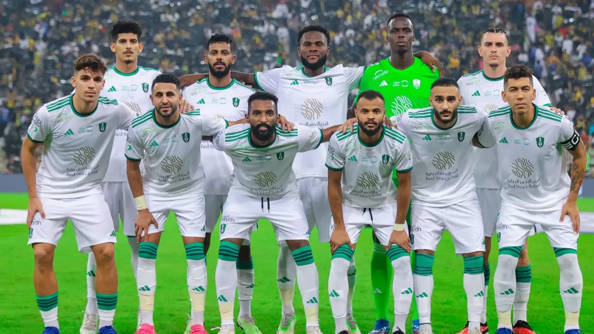 الأهلي يعلن عن صفقاته الجديدة بعد بيع عقد محترفه في الصيف المقبل مفاجآت غير متوقعة