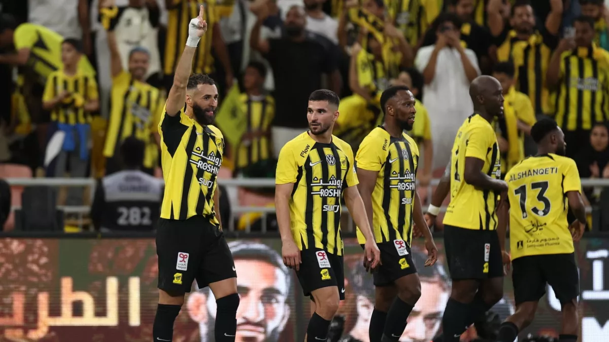 الاتحاد يتحدى الهلال.. "هدف" الصيف في خطر
