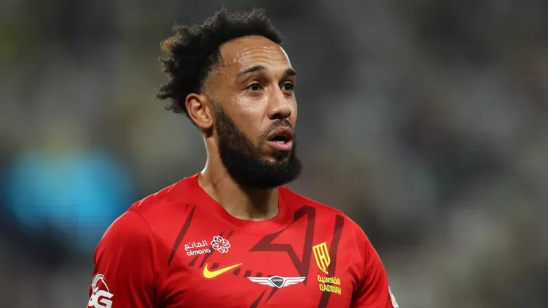 القادسية يودع أوباميانج رسمياً ومارسيليا يظل الأمل الوحيد
