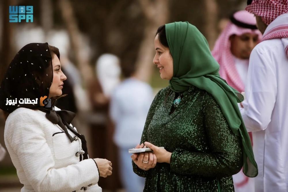 تزايد طلب الدعم والمساندة بين السعوديين المغتربين