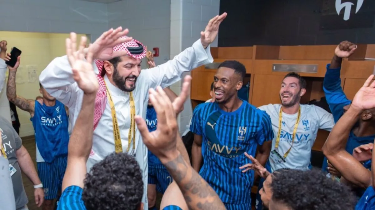 جبهة الهلال اليسرى تفوق 8 أندية في دوري روشن بـ 300 مليون ريال