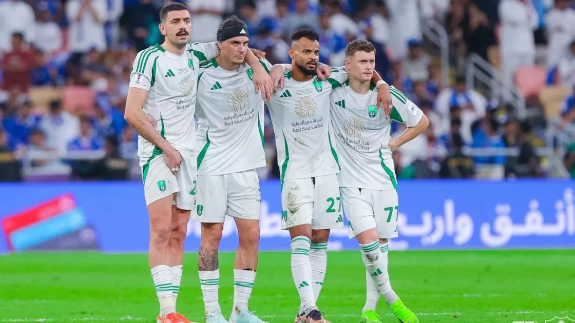 جماهير الأهلي تتلقى خبرًا مفرحًا .. اللاعب يوافق على تجديد تعاقده