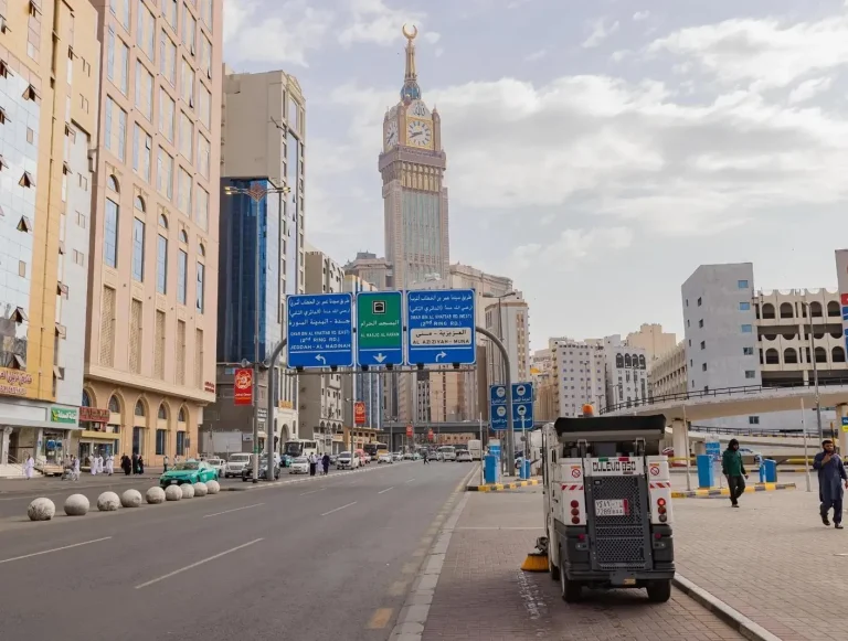 رفع 67.1 ألف طن نفايات بمكة لتحسين المشهد الحضري خلال اسبوع