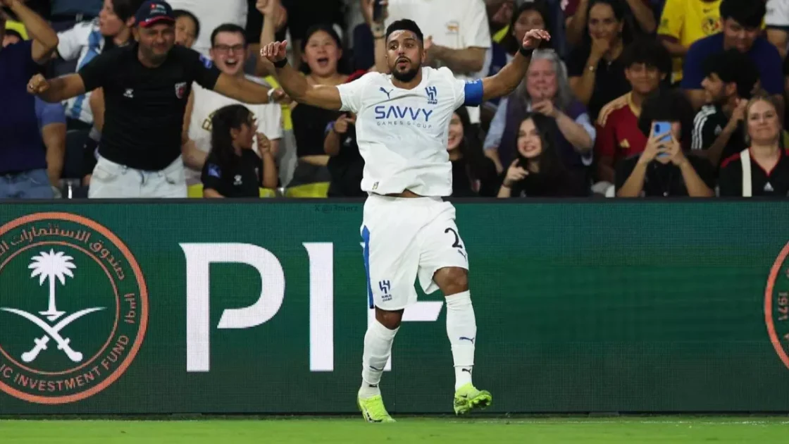 سالم الدوسري يواجه مصيراً غامضاً مع الهلال السعودي بعد ملاحظات إنزاجي