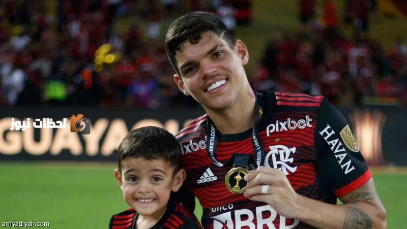 فلامنجو يؤكد إمكانية رحيل آيرتون إلى النصر