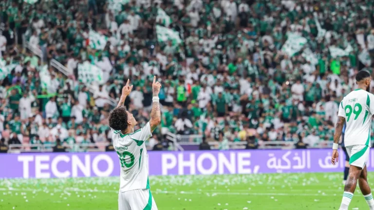 فيرمينو يغادر الأهلي وينضم رسمياً للسد القطري بمقابل مالي كبير