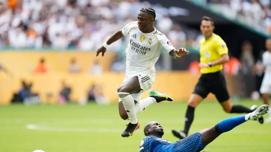 فينيسيوس جونيور يعاني من خطر الغياب عن ريال مدريد في كأس العالم للأندية
