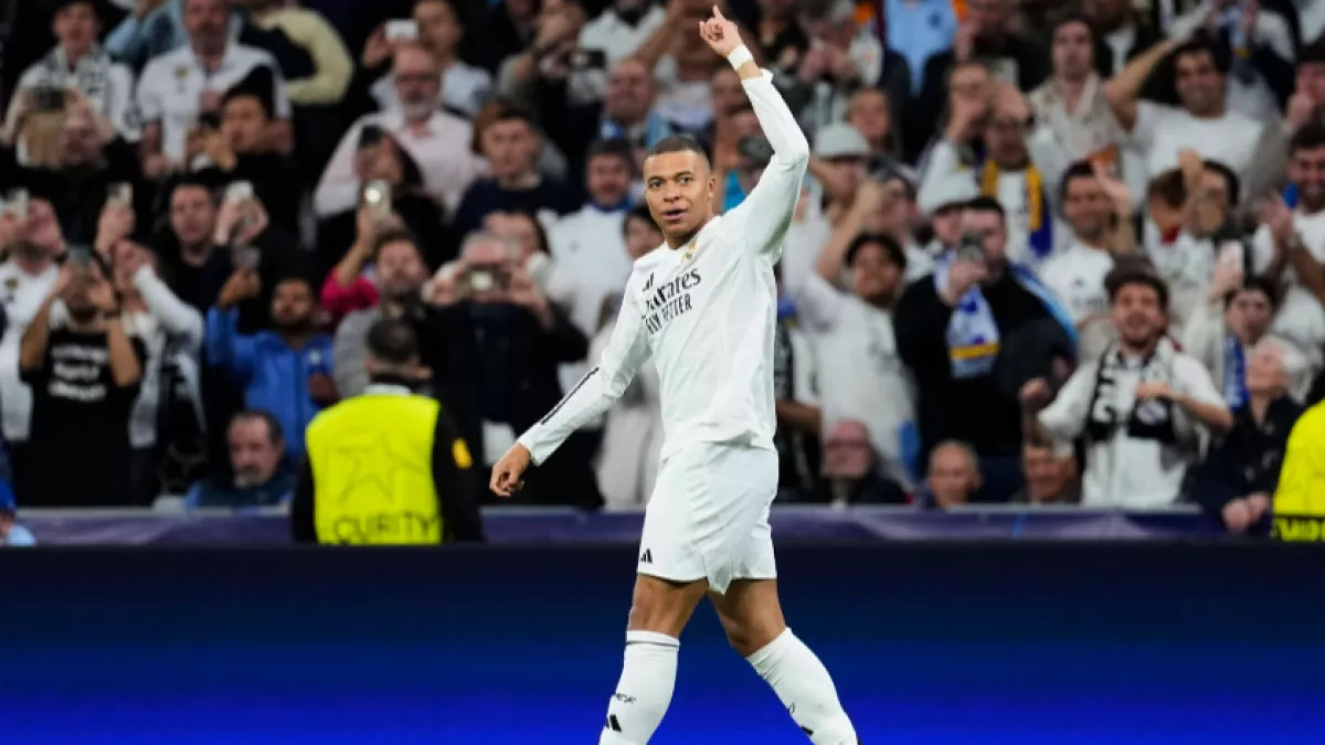 مبابي يعود إلى مدريد بعد إجازته مباشرة