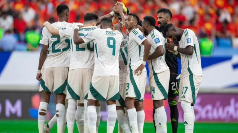 مواجهة مثيرة بين السعودية والعراق في قرعة ملحق التصفيات الآسيوية لمونديال 2026
