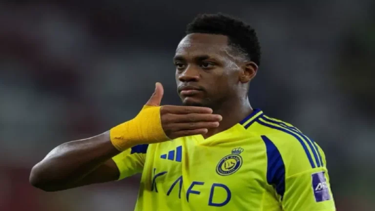 مورينيو يرد على الشائعات حول النصر ودوران يخلق الجدل في فريقه الجديد