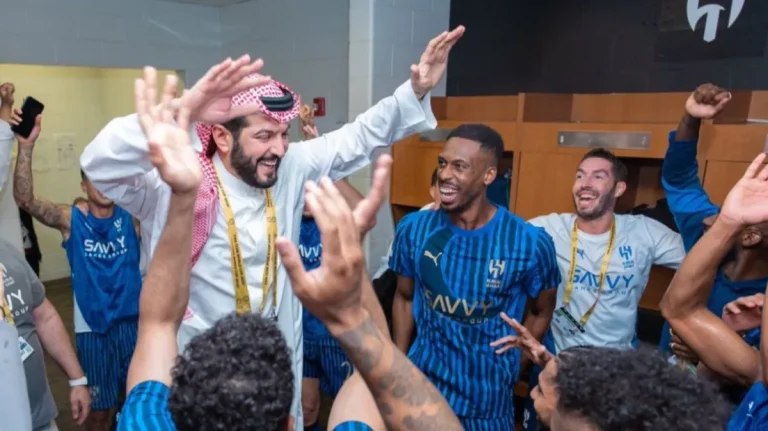 نجوم الهلال ينالون مكافأة استثنائية بعد انتصارهم على مانشستر سيتي
