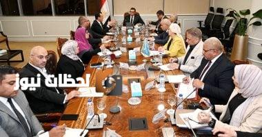 وزير الإسكان يراجع تقدم مبادرتي "بيتك في مصر" و"بيت الوطن" للمصريين بالخارج