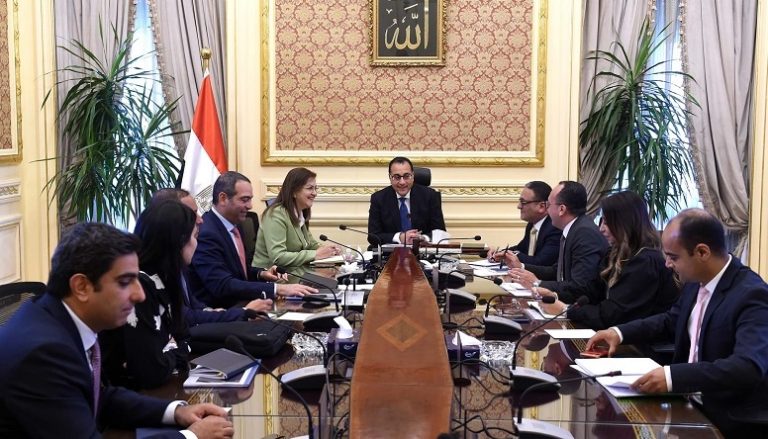 قرارات بالجملة تتخذها الحكومة الاقتصادية لجذب الاستثمار في مصر وبداية مُبشرة!!
