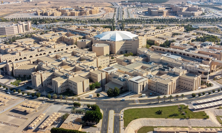 ابتداءً من اليوم | فتح باب التقديم على 13 برنامجًا للدبلوم بجامعة القصيم.. «عن بُعد»