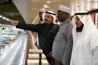 استقبال مميز لرئيس المجلس الأعلى لمسلمي كينيا في مجمع الملك فهد لطباعة المصحف الشريف بالمدينة المنورة