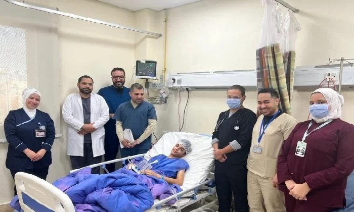 بفضل الرعاية الصحية ببورسعيد، الطفل «يوسف» ينجو من موت محقق بعد دفاعه عن شقيقته
