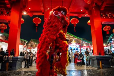 تجربة فريدة تنقل الزوار بين ثقافات العالم في “بوليفارد وورلد” مع أكثر من 130 عرضًا يوميًا