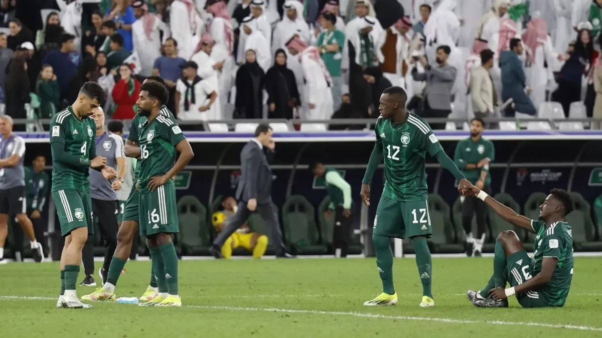 موقف نجم منتخب “الأخضر” يثير التساؤلات بشأن مشاركته في مباراة السعودية والإمارات بكأس العرب