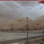 عاصفة غبارية واسعة تضرب عدة دول ومسارها غير المعتاد يلفت الانتباه