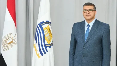محافظ قنا